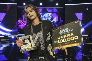 PENGHIBUR BERSAHAJA: Juara Gegar Vaganza 7 (GV7), Cliff Umar, bawa kelainan seorang penghibur mapan yang mampu mengubah ruang pentas sebagai konsert muzikal bukan medan pertandingan. - Foto HARIAN METRO 