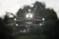 DRON PANCAR MAKLUMAT DARI UDARA: - Foto BH oleh JASON QUAH