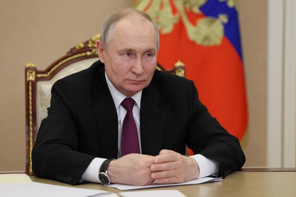 PRESIDEN RUSSIA: Encik Vladimir Putin meneruskan rancangannya menempatkan senjata nuklear di Belarus, antara sekutu utamanya dalam peperangan ke atas Ukraine.  