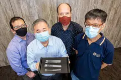 SEBAHAGIAN ANGGOTA PASUKAN: (Dari kiri) Dr Alfred Chia, Profesor Freddy Boey, Profesor Madya David Allen, dan Profesor Madya Yen Ching-Chiuanare merupakan antara anggota daripada dua pasukan penyelidik NUS yang berusaha menghasilkan bentuk swab baru untuk ujian Covid-19.- Foto NUS