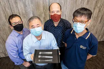 SEBAHAGIAN ANGGOTA PASUKAN: (Dari kiri) Dr Alfred Chia, Profesor Freddy Boey, Profesor Madya David Allen, dan Profesor Madya Yen Ching-Chiuanare merupakan antara anggota daripada dua pasukan penyelidik NUS yang berusaha menghasilkan bentuk swab baru untuk ujian Covid-19.- Foto NUS