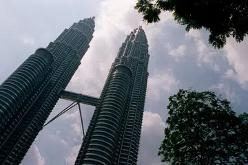 BUANG NEGERI: Seramai 54,406 rakyat Malaysia telah melepaskan kerakyatan mereka dalam tempoh enam tahun lalu. - Foto 