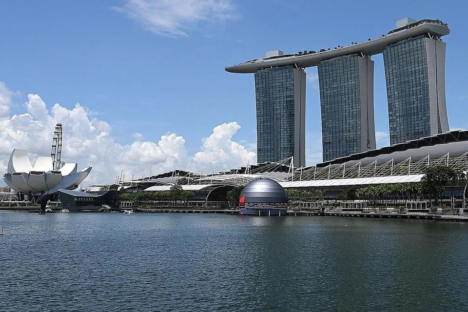 CUTI INAP: Selain menggunakan baucar SingapoRediscovers di tempat tarikan dan bagi lawatan, orang ramai juga boleh menggunakan baucar itu bagi penginapan di hotel setempat. - Foto fail