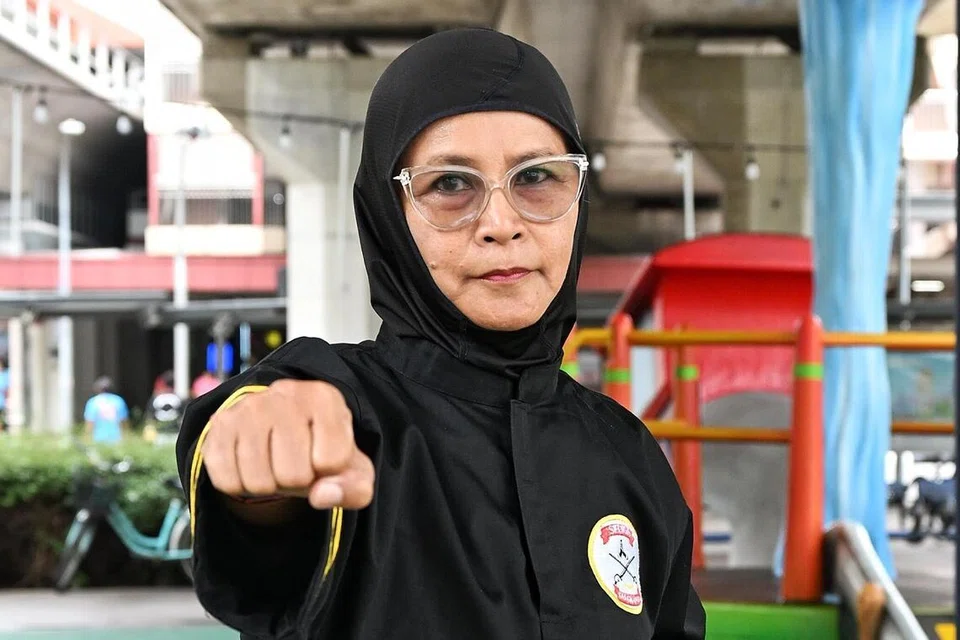 Rohaniah Mohamed, silat, gaya hidup sihat, pesara, bidang kejuruteraan, nenek kepada dua cucu, Pencak Seligi Sangkapora