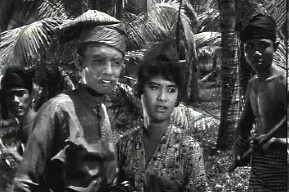 DANG ANOM: Filem arahan Hussein Haniff pada 1962 ini antara yang disajikan semula Astro sebagai usaha mengekalkan nilai warisan, budaya dan seni Melayu buat tatapan generasi masa kini.- Foto CATHAY-KERIS