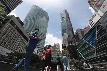 TAHU HAK PEKERJA: Penulis berkata pekerja boleh ambil tindakan jika majikan tidak membayar penuh gaji mereka atau memberhentikan pekerja tanpa sebab. - Foto fail