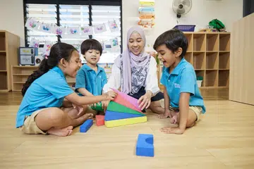Pemerintah akan menyediakan keluarga dengan akses yang lebih besar kepada perkhidmatan prasekolah yang berpatutan dan bermutu.