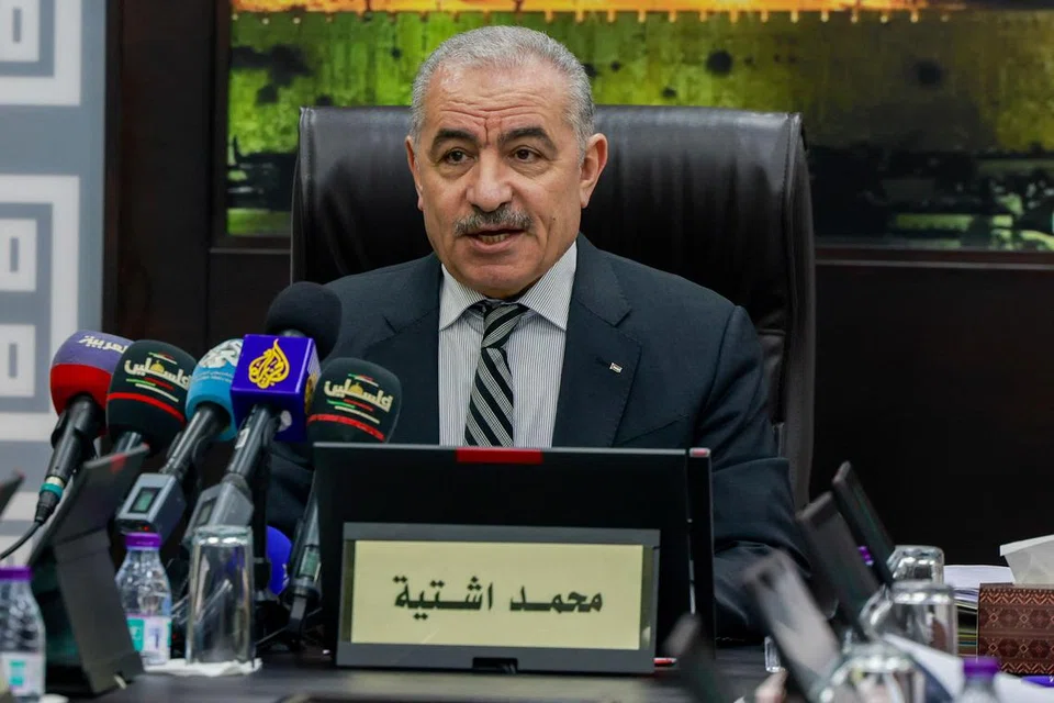 SERU TUBUHKAN NEGARA PALESTIN: Perdana Menteri Palestin, Encik Mohammad Shtayyeh, menghadiri  mesyuarat kabinet di Ramallah, bandar Tebing Barat pada 22 Januari.