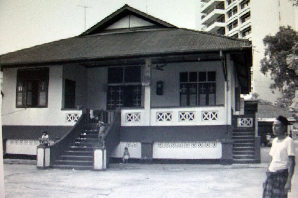 SEJARAH PONDOK KEKAL ABADI: Banglo di Buckley Road dekat Novena ini merupakan sebuah pondok Bawean yang masih wujud ketika gambar ini diambil pada 2005. - Foto fail THE STRAITS TIMES