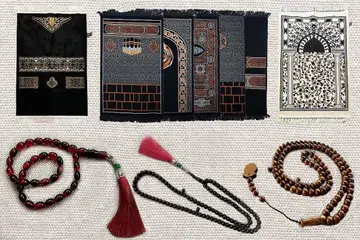 MEMBELI SAMBIL BERAMAL: Orang ramai boleh membeli barangan menarik seperti sejadah dan tasbih ini di laman: masjidbencoolen.org.eshop. - Foto MASJID BENCOOLEN