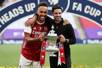 SAINGAN PIALA DITERUSKAN: Kelab bukan elit kini mempunyai peluang untuk terus beraksi dalam merebut takhta Piala FA dari juara musim lalu, Arsenal. - Foto Reuters