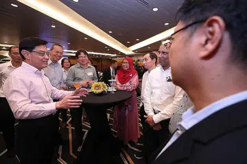 BERSAMA BINA NEGARA YANG LEBIH BAIK: Pemerintah mahu teruskan usaha mendekati warga dan mengajak semua menyumbang idea bagi manfaat bersama. - Foto fail