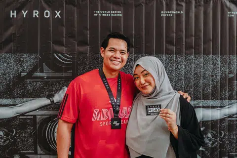 Cik Siti Nurul Ashiqin Shamsoolfarook telah menyokong penyertaan suaminya, Encik Muhammad Huzair Mohd Yazid, semasa pertandingan kecergasan sejagat, Hyrox, pada 29 Jun.