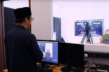 TINJAU RAKAMAN DI ANDALUS: The BM Show minggu ini akan meninjau bagaimana Andalus membuat rakaman di studio mini mereka di Darul Andalus.