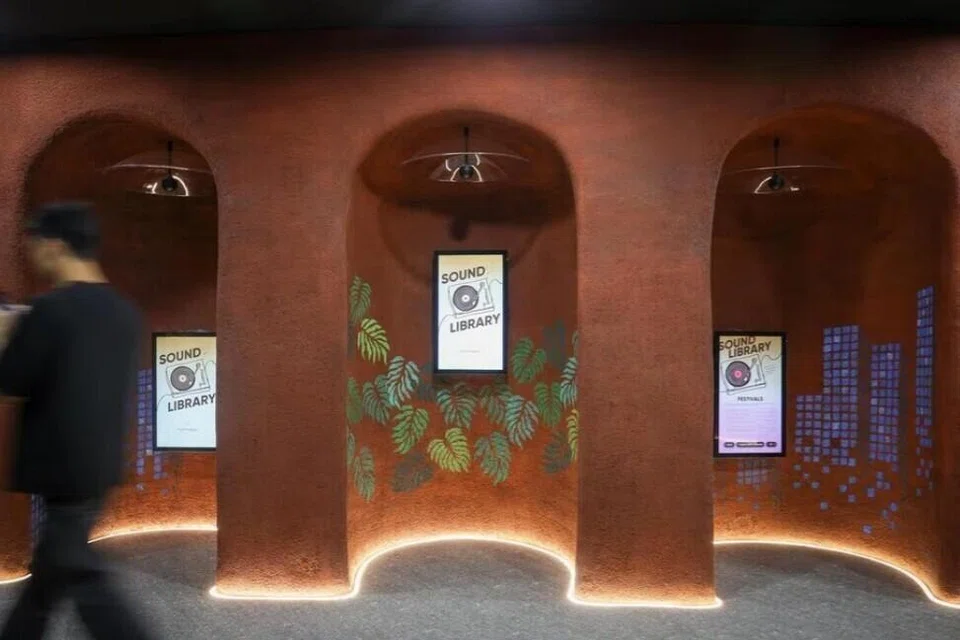 Sound Library mempamerkan bunyi-bunyian Singapura, termasuk Bukit Batok, daripada koleksi Perpustakaan Negara dan Arkib Negara (NAS).