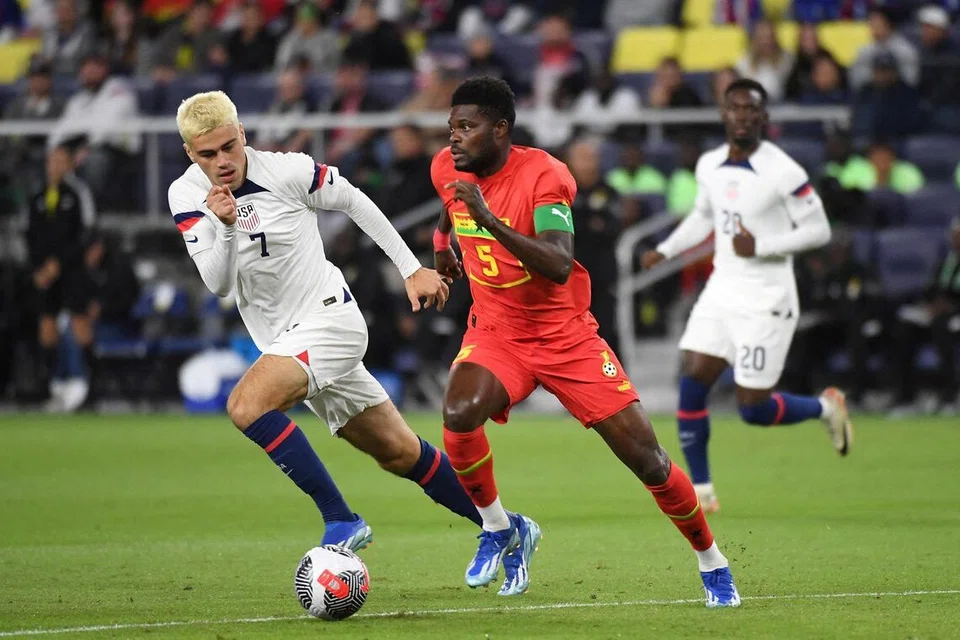 Tonggak tengah Ghana, Thomas Partey (tengah), bakal memikul tugas berat di Stadium Gillette untuk mengganggu rancangan dan menyekat kreativiti barisan bintang muda England selepas terlepas aksi pertama akibat isu visa.