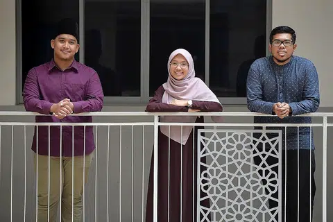 PERLU ADA DAYA KREATIF: Ustaz Ahmad Mursyid berpendapat perlu ada daya kreatif untuk menarik belia ke masjid dan membimbing mereka. - Foto BM oleh KELLY HUI