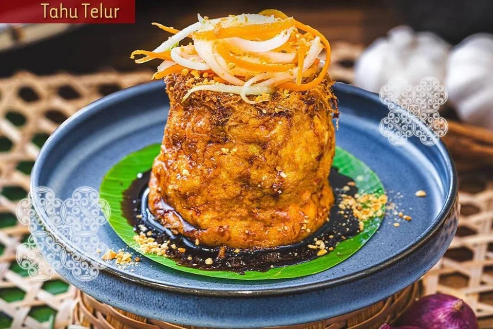 Tauhu Telur dari Rumah Makan Minang. 