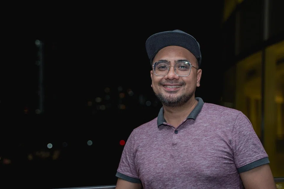 Lagu-lagu The Corrs adalah muzik yang sering mengiringi, Encik Muhammad Khairi Ibrahim, ketika beliau bersiap-siap untuk ke sekolah menengah, ketika meniti usia remaja pada era 1990-an.