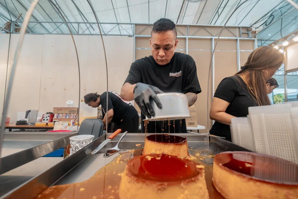 mangobossku, tular, bazar Ramadan, quesillo