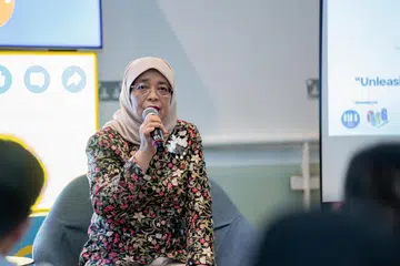 Puan Halimah berkata program yang dijalankan harus bersifat pengayaan yang memberi nilai tambah dan membantu generasi muda lebih menghargai, lebih menyantuni dan selesa menggunakan bahasa ibunda dan senang mendukung budaya Melayu. 