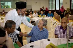 BANTUAN MELUAS: Antara lain, Muis menghulurkan agihan Bonus Ramadan - menerusi asnaf Fakir dan Miskin - kepada para penghuni rumah-rumah kebajikan 