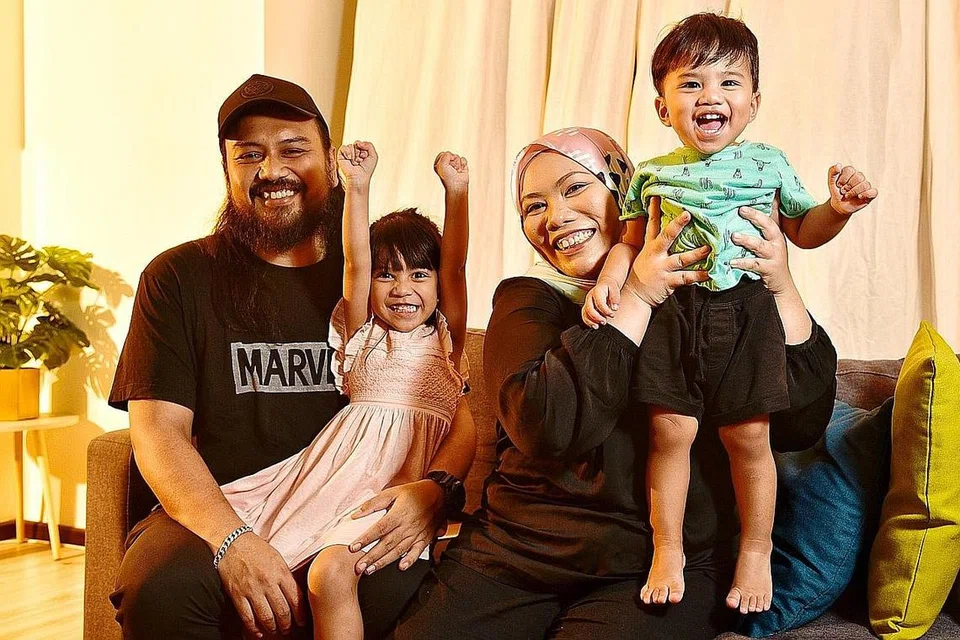 TIDAK PUTUS ASA: Encik Rusly dan Cik Nordian mendapat kedua-dua anak mereka, Nadya dan Raees dengan bantuan IVF setelah saluran telur Cik Nordian dikenal pasti tersumbat. - Foto BH oleh DESMOND WEE