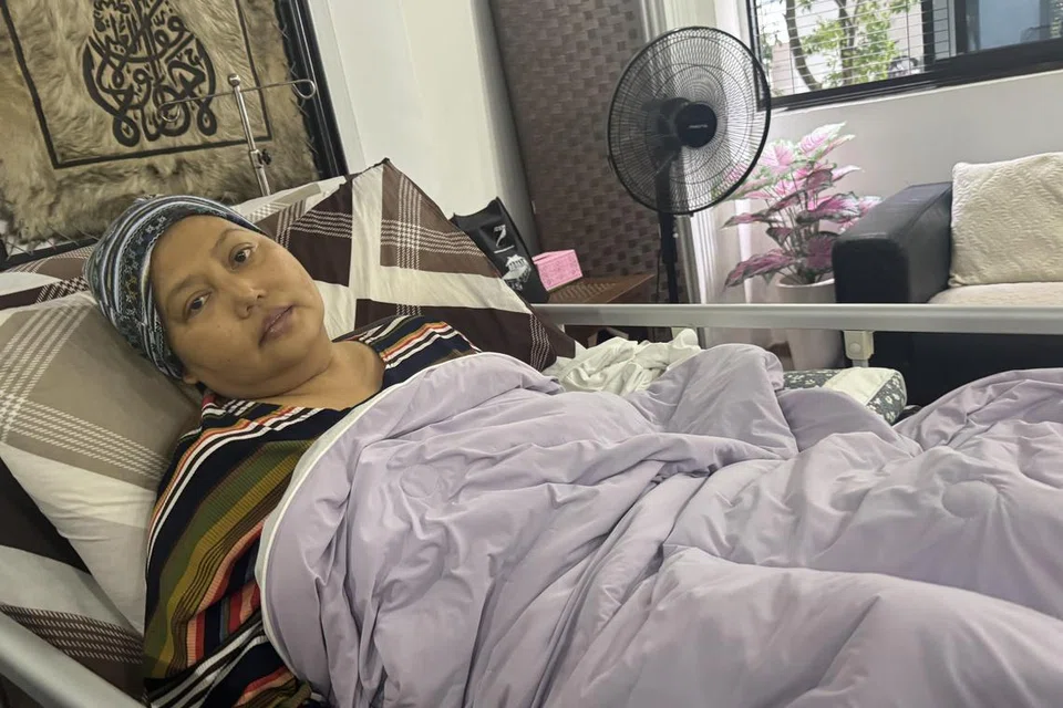 TIDAK MENYERAH: Cik Noor Hasnah Adam yang boleh disifatkan sebagai wanita hebat yang belum mahu tewas walau dilanda musibah bertubi-tubi.