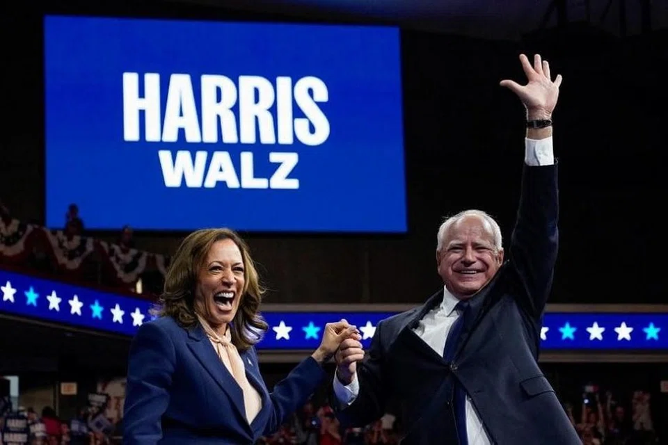 Calon presiden Demokrat, Cik Kamala Harris, dan calon naib presidennya, Gabenor Minnesota, Encik Tim Walz, pada satu perhimpunan kempen di Philadelphia, Pennsylvania, pada 6 Ogos.