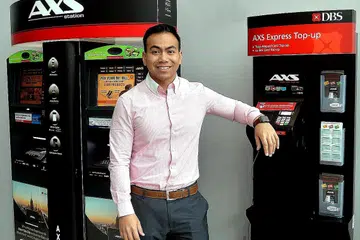 LEBIH YAKIN JALANKAN TUGAS: Encik Khairul Azhar Khalid telah menjalani penilaian demi meraih Pensijilan Institut bagi Karyawan HR (IHRP) tahun lalu. - Foto KHALID BABA