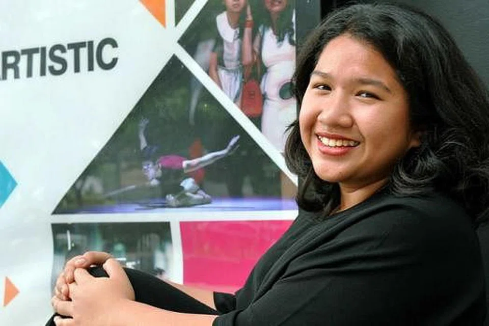 MENGEJAR IMPIAN: Cik Aqilah adalah antara 10 pelajar terbaik IBCP di Sota dan berharap dapat menyumbang kembali kepada masyarakat melalui kesenian. - Foto KHALID BABA