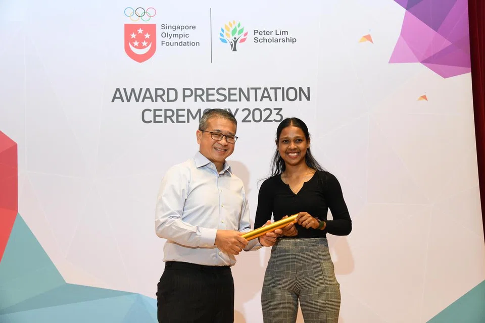 PENERIMA BIASISWA: Dhaniyah Qasimah Zamri Abdullah merupakan salah seorang di antara 99 penerima biasiswa SOF-Peter Lim.