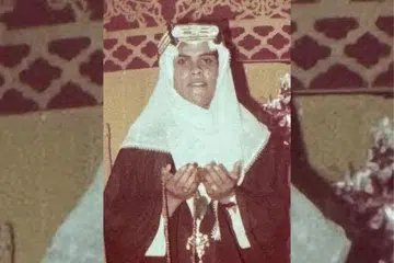 Cik Nurulhuda Sulaiman, salah seorang anak kepada Allahyarham Sulaiman Sukardi (dalam gambar), sedang mencari abang tirinya, Encik Faisal Sulaiman, supaya jualan flat arwah ayahnya dapat dijalankan.