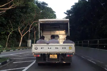 PENGANGKUTAN CARA BAHAYA JADI SOROTAN: Isu pekerja yang diangkut dengan lori mendapat perhatian selepas 37 orang, termasuk pekerja migran, cedera dalam dua kemalangan lori pada Julai.