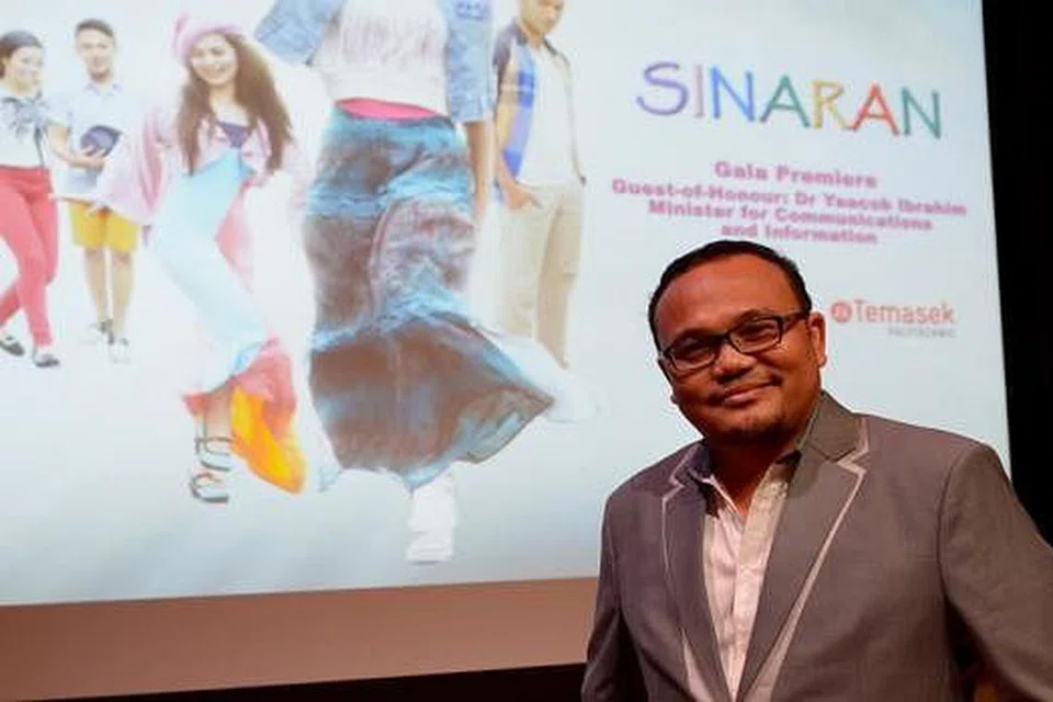 TIDAK PILIH BULU: Pengarah berkaliber Osman Ali senang berurusan dengan bakat baru termasuk dari Singapura dan mengalu-alukan kerjasama yang menyatukan tiga negara serumpun, Singapura, Malaysia dan Indonesia. - Foto TUKIMAN WARJI