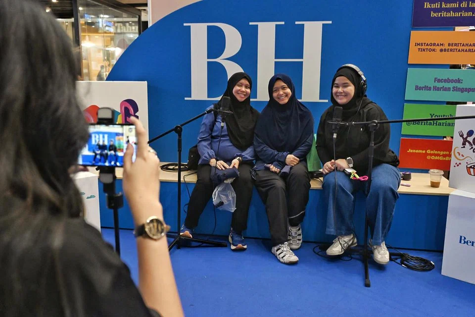 Pengunjung, reruai BH, Raikan Ilmu, Yishun
