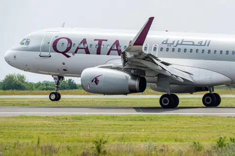 KEUNTUNGAN LEBIH RENDAH: Walaupun pendapatannya  meningkat 45 peratus kepada AS$21 bilion, Qatar Airways melaporkan keuntungan lebih rendah bagi tahun kewangan 2022/2023, iaitu AS$1.2 bilion  berbanding AS$1.54 bilion pada tahun kewangan sebelumnya.