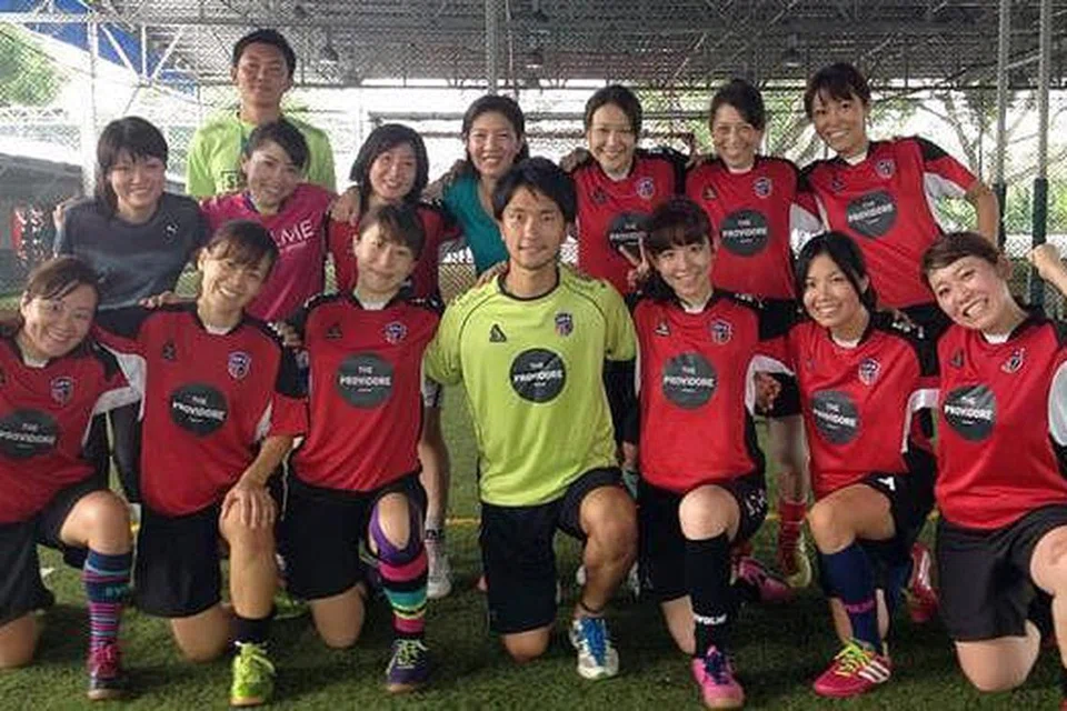 YAKIN CEMERLANG: Cik Natsuko Nakatani yakin pasukannya akan menang kerana berpengalaman bermain bola sepak. Malah, beliau sendiri pernah bermain bola sepak secara profesional dulu. - Foto ihsan NATSUKO NAKATANI