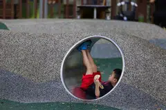 Kanak-kanak kadangkala sukar berkongsi tentang apakah yang telah mereka lalui pada hari itu. Namun, dengan pendekatan yang betul, ibu bapa boleh membantu anak-anak agar lebih terbuka dan selesa.