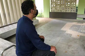 DAPATKAN BANTUAN: Encik Abdul Rahim berjaya membuat tuntutan gaji yang tertunggak. - Foto TAFEP