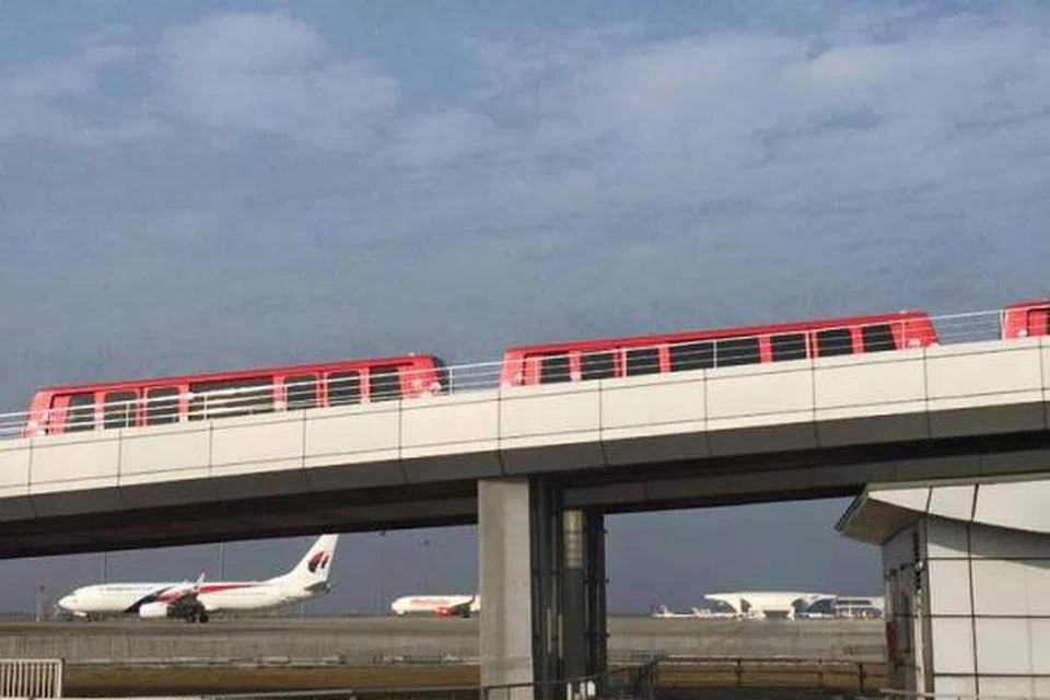 Sejak KLIA memulakan operasi pada 2006, sistem Aerotrain semasa telah memudahkan pergerakan lebih 300 juta penumpang antara bangunan terminal utama dengan bangunan satelitnya. Pelan penggantian Aerotrain berjalan lancar mengikut garis masa ditetapkan.