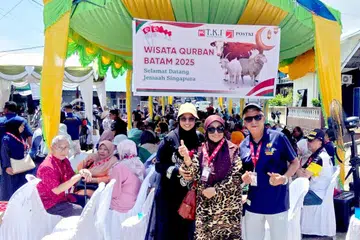 Sekitar 300 anggota jemaah menyaksikan ibadah korban di Masjid Nurul Nur Hikmah di Baloi, Batam pada 8 dan 9 Jun 2025.