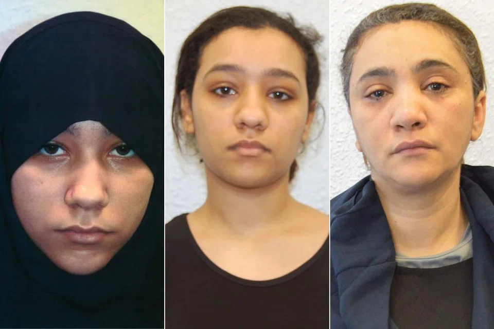 ANAK-BERANAK DIPENGARUHI MILITAN: Setelah Safaa (kiri) ditangkap, Rizlaine (tengah) mengambil alih perancangan bagi serangan terhadap sasaran di London dengan disokong ibu mereka, Mina Dich. - Foto-foto AFP