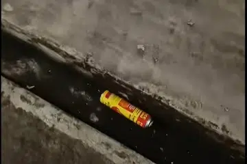 JADI BAHAN SEDUTAN: Kanister gas butana yang dipercayai telah digunakan oleh penyedut gas butana untuk berkhayal.