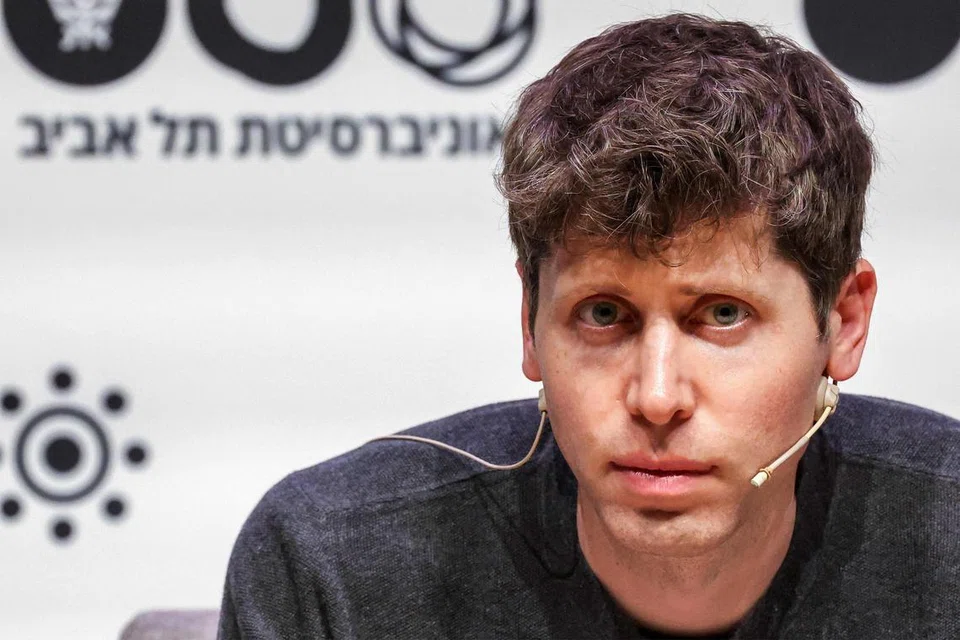 VISA EMAS: Encik Sam Altman, Ketua Pegawai Eksekutif (CEO) OpenAI, diberi visa untuk 10 tahun bagi membolehkannya menyumbang ke arah pembangunan kecerdasan buatan (AI) di Indonesia.
