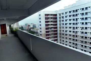 Tampines dipilih sebagai lokasi perintis kerana jumlah kes di kawasan itu adalah sederhana berbanding estet lain di Singapura, menurut Cik Sim di Parlimen pada November 2024.