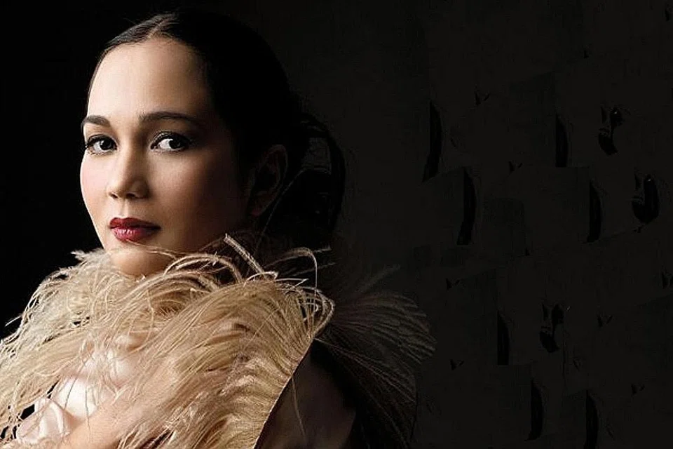 AMANAH BESAR SEBAGAI PENGHIBUR: Datuk Sheila Majid berharap generasi penyanyi muda akan dekatkan diri kepada usaha bermakna mempertingkat ilmu dan tidak dikelabui dunia glamor dan kepopularan.