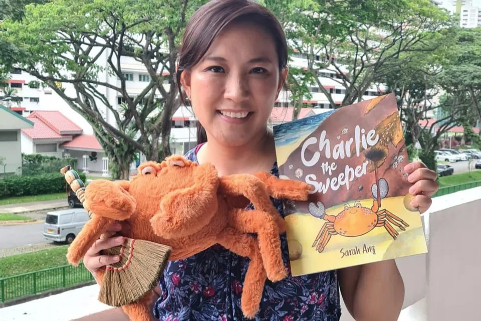 Penulis dan pengilustrasi setempat, Sarah Ang, menerbitkan buku bergambar keduanya, ‘Charlie the Sweeper’. Beliau berharap bukunya itu dapat membantu pembaca sedar bahawa setiap orang memiliki sifat unik tersendiri. 