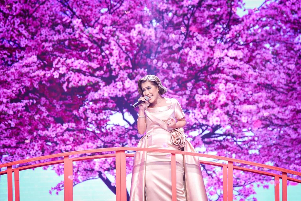 Juri Datuk Syafinaz Selamat, menasihatkan penyanyi, Sheila Abdull, agar lebih yakin diri dalam persembahan dan tidak dibelenggu rasa khuatir tidak sebaik peserta mapan seperti Liza Aziz.