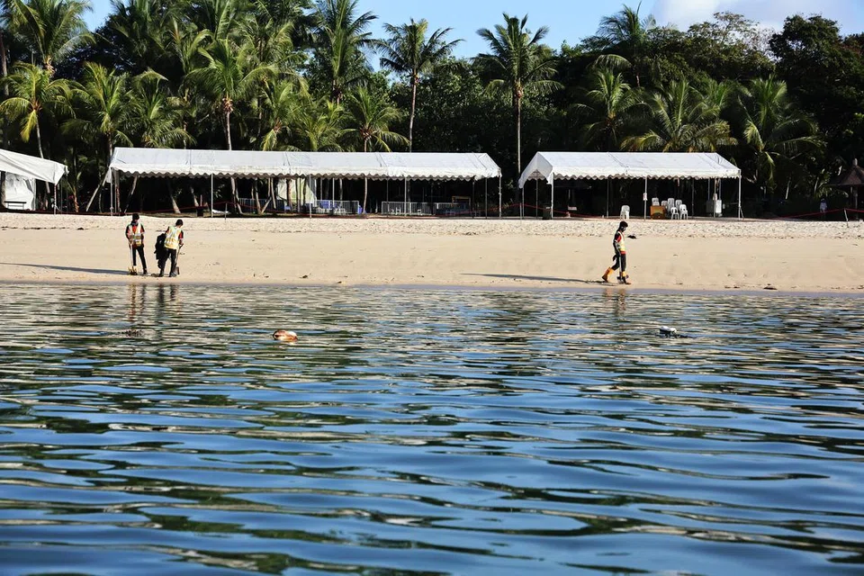 Pantai Palawan adalah yang kedua daripada tiga pantai yang dibuka semula kepada pengunjung.